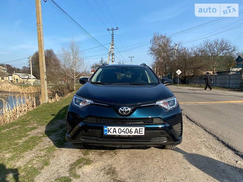 Позашляховик / Кросовер Toyota RAV4 2017 в Києві