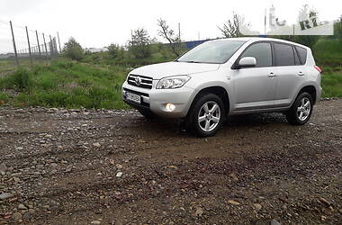 Внедорожник / Кроссовер Toyota RAV4 2008 в Ивано-Франковске