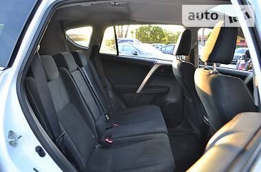 Внедорожник / Кроссовер Toyota RAV4 2013 в 