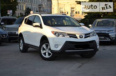 Внедорожник / Кроссовер Toyota RAV4 2013 в 