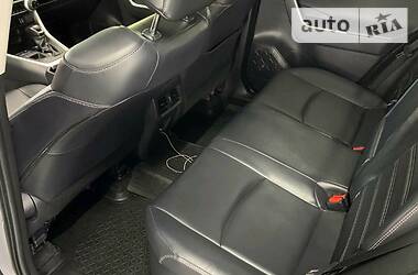 Позашляховик / Кросовер Toyota RAV4 2019 в 