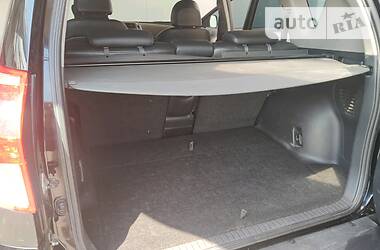 Позашляховик / Кросовер Toyota RAV4 2006 в 