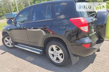 Позашляховик / Кросовер Toyota RAV4 2006 в 