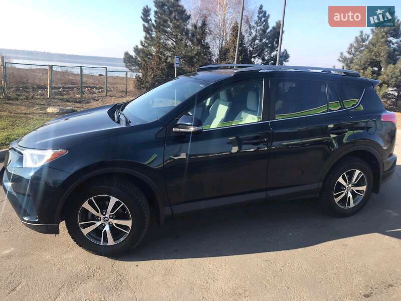 Позашляховик / Кросовер Toyota RAV4 2016 в Одесі