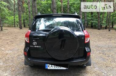 Внедорожник / Кроссовер Toyota RAV4 2006 в 