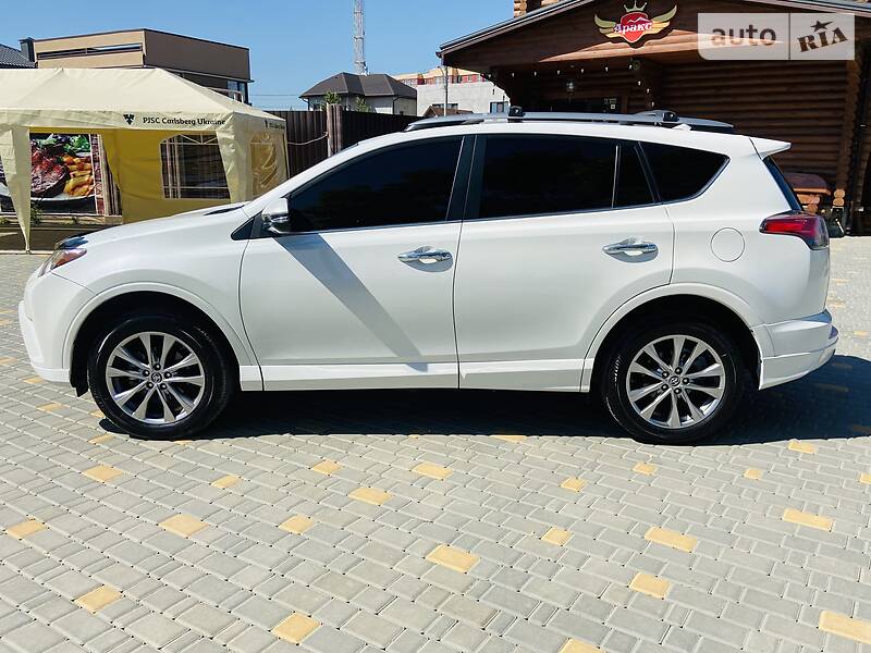 Позашляховик / Кросовер Toyota RAV4 2016 в Одесі