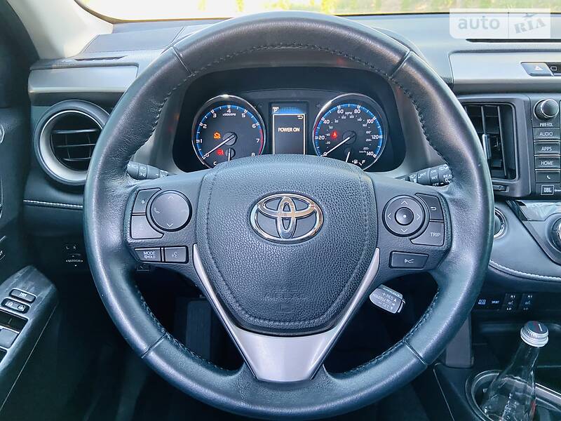 Позашляховик / Кросовер Toyota RAV4 2016 в Одесі