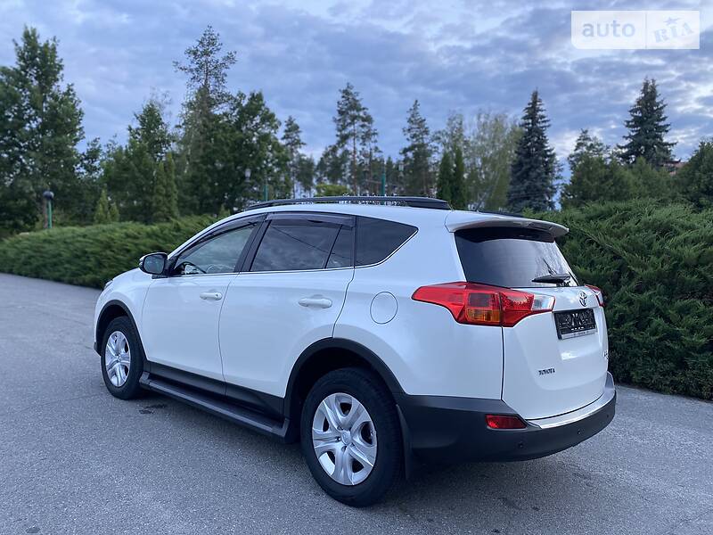 Позашляховик / Кросовер Toyota RAV4 2014 в Малині