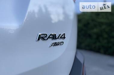 Внедорожник / Кроссовер Toyota RAV4 2014 в Малине