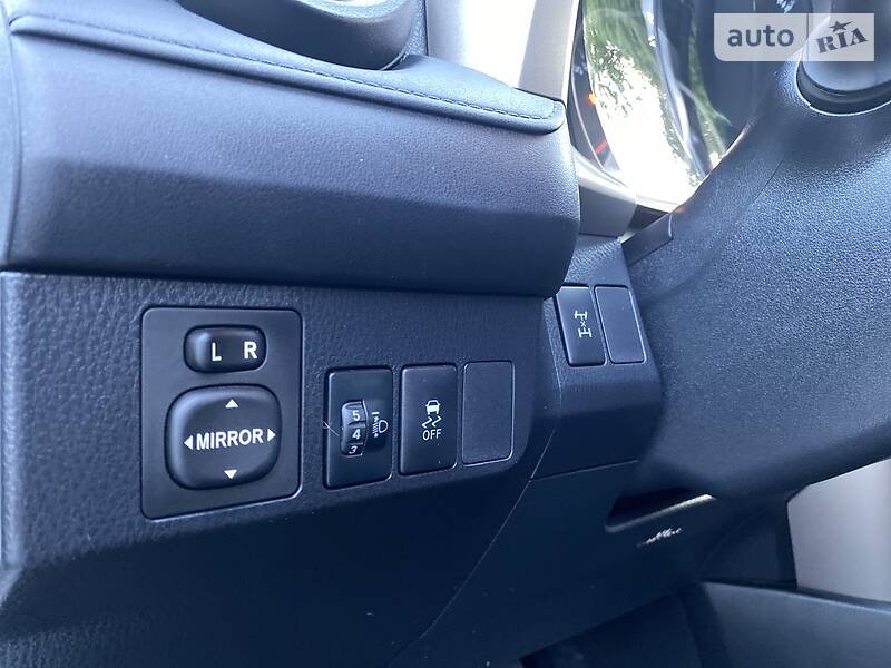 Позашляховик / Кросовер Toyota RAV4 2014 в Малині