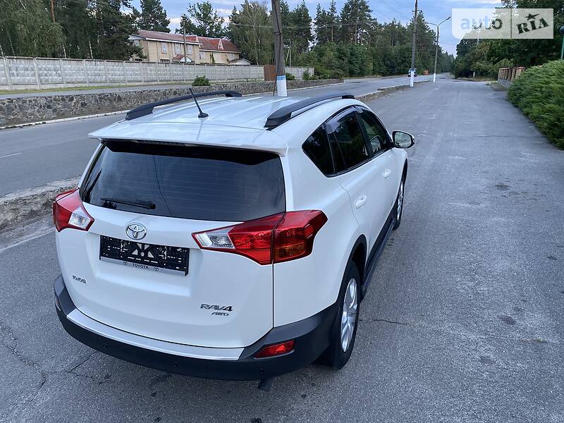 Позашляховик / Кросовер Toyota RAV4 2014 в Малині