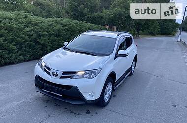 Внедорожник / Кроссовер Toyota RAV4 2014 в Малине