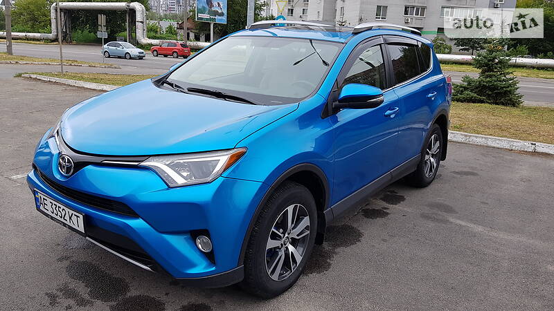 Позашляховик / Кросовер Toyota RAV4 2016 в Дніпрі