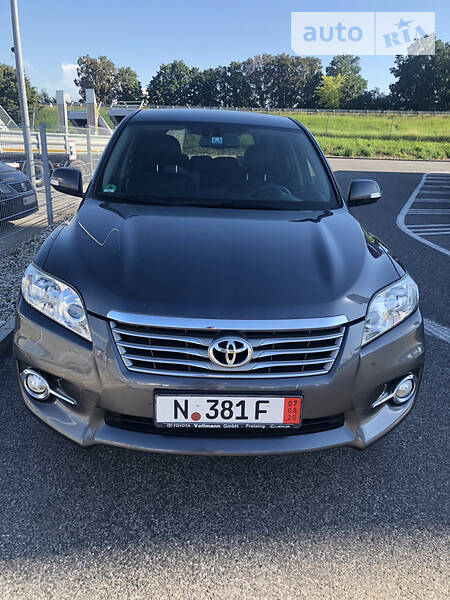 Позашляховик / Кросовер Toyota RAV4 2010 в Хусті