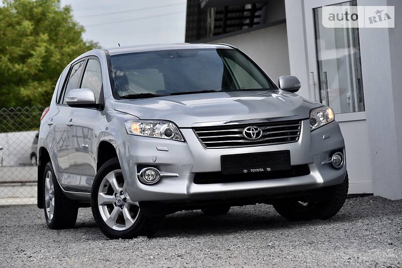 Внедорожник / Кроссовер Toyota RAV4 2011 в 