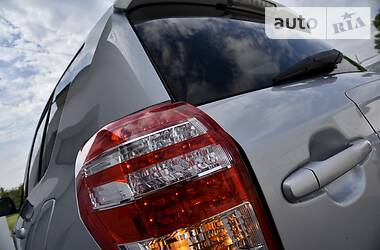 Внедорожник / Кроссовер Toyota RAV4 2011 в 