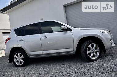 Внедорожник / Кроссовер Toyota RAV4 2011 в 