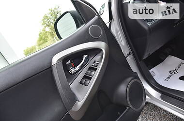Внедорожник / Кроссовер Toyota RAV4 2011 в 