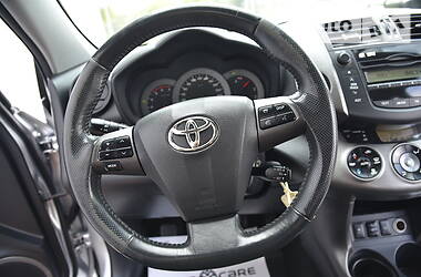 Внедорожник / Кроссовер Toyota RAV4 2011 в 