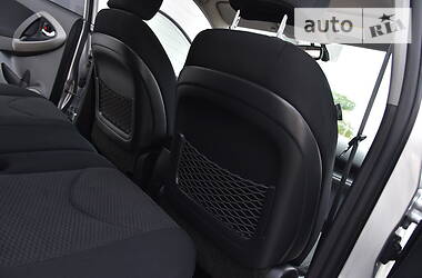 Внедорожник / Кроссовер Toyota RAV4 2011 в 