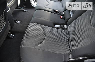 Внедорожник / Кроссовер Toyota RAV4 2011 в 