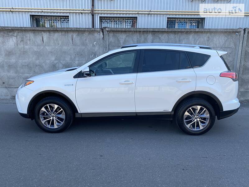 Позашляховик / Кросовер Toyota RAV4 2018 в Києві