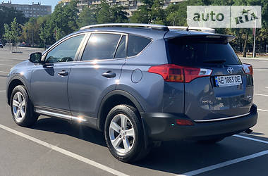 Позашляховик / Кросовер Toyota RAV4 2014 в 
