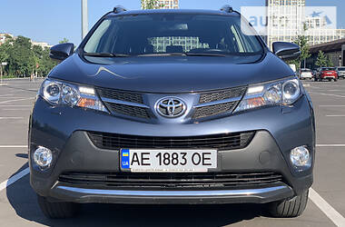 Позашляховик / Кросовер Toyota RAV4 2014 в 