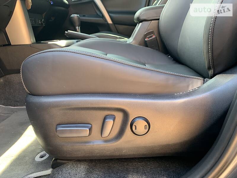 Універсал Toyota RAV4 2016 в Києві