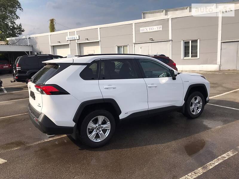 Позашляховик / Кросовер Toyota RAV4 2019 в Києві