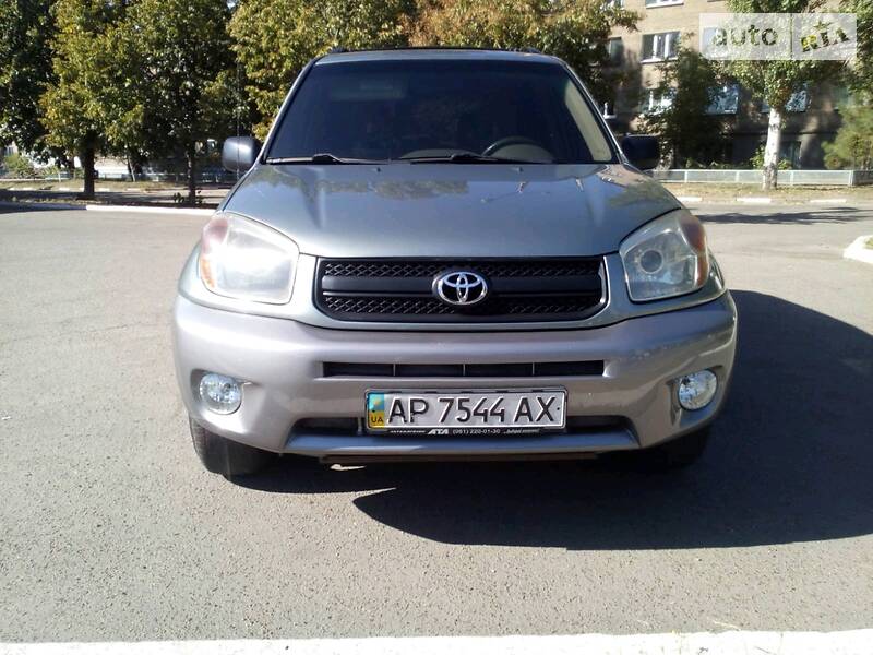 Внедорожник / Кроссовер Toyota RAV4 2005 в Запорожье