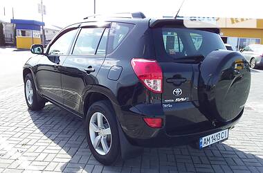 Внедорожник / Кроссовер Toyota RAV4 2006 в Житомире