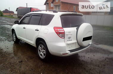 Внедорожник / Кроссовер Toyota RAV4 2012 в Иршаве