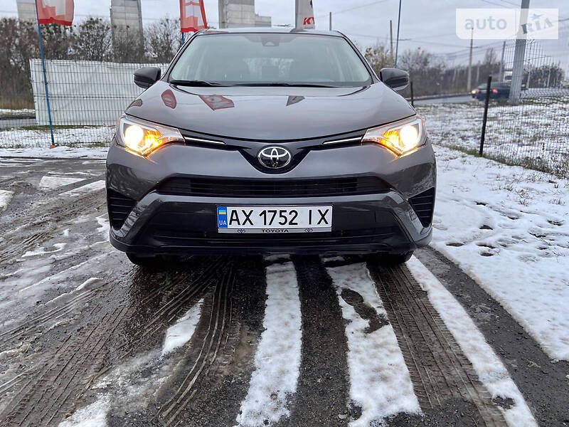 Позашляховик / Кросовер Toyota RAV4 2018 в Харкові