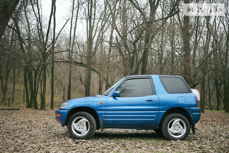 Внедорожник / Кроссовер Toyota RAV4 1996 в Днепре