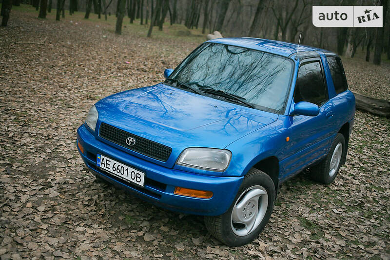 Внедорожник / Кроссовер Toyota RAV4 1996 в Днепре