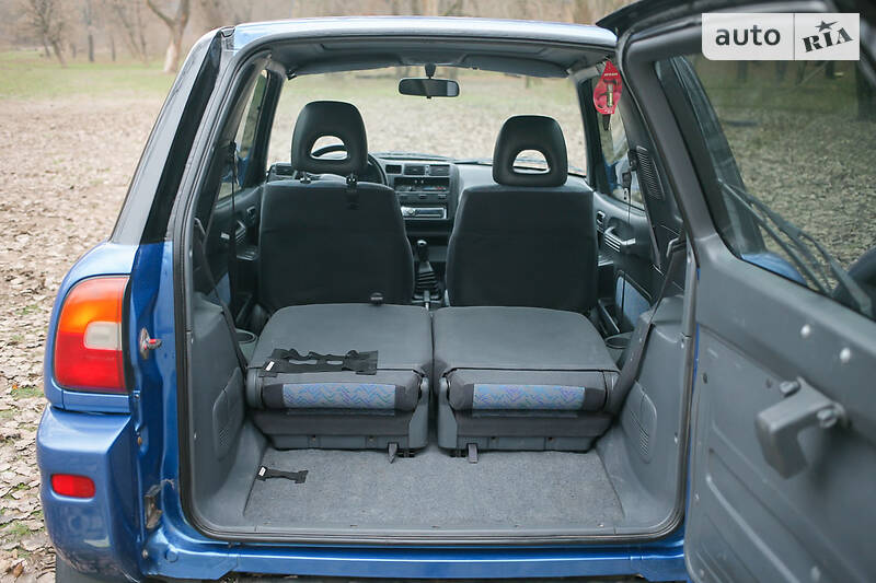 Внедорожник / Кроссовер Toyota RAV4 1996 в Днепре