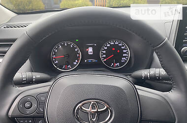 Позашляховик / Кросовер Toyota RAV4 2020 в  фото 13 Позашляховик / Кросовер Toyota RAV4 2020 в