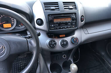 Внедорожник / Кроссовер Toyota RAV4 2007 в Черновцах