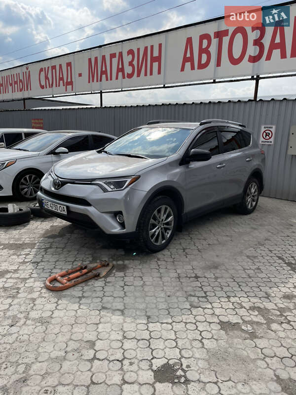 Внедорожник / Кроссовер Toyota RAV4 2017 в Днепре