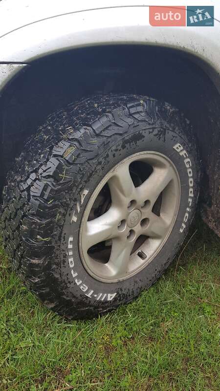 Внедорожник / Кроссовер Toyota RAV4 2001 в Киеве