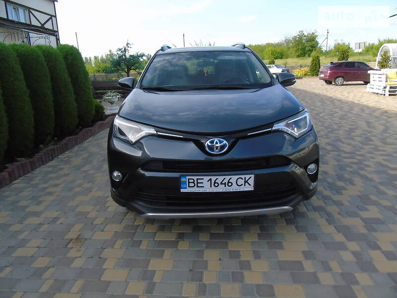 Позашляховик / Кросовер Toyota RAV4 2016 в Южноукраїнську