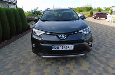 Внедорожник / Кроссовер Toyota RAV4 2016 в 