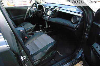 Внедорожник / Кроссовер Toyota RAV4 2016 в 