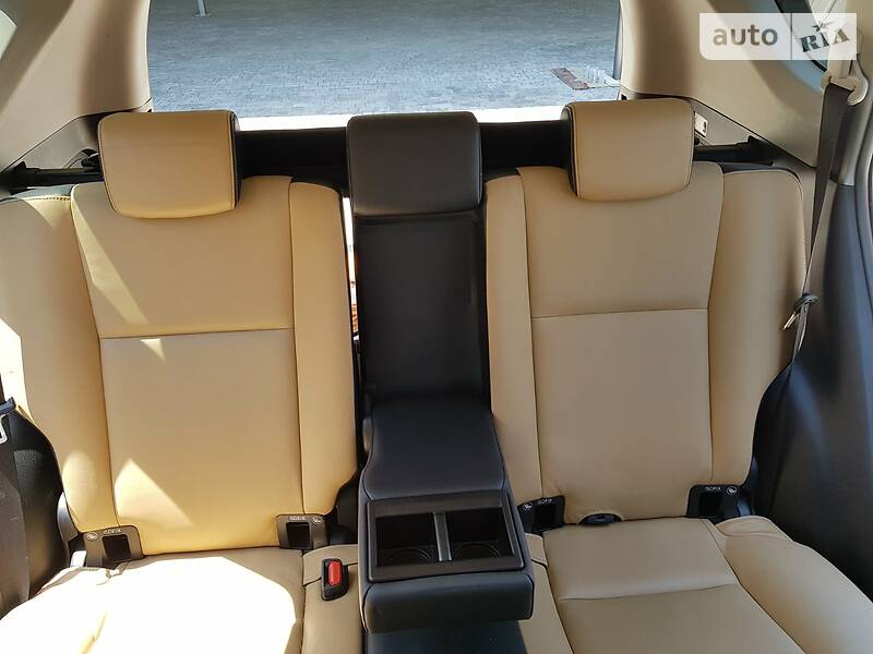 Позашляховик / Кросовер Toyota RAV4 2015 в Первомайську