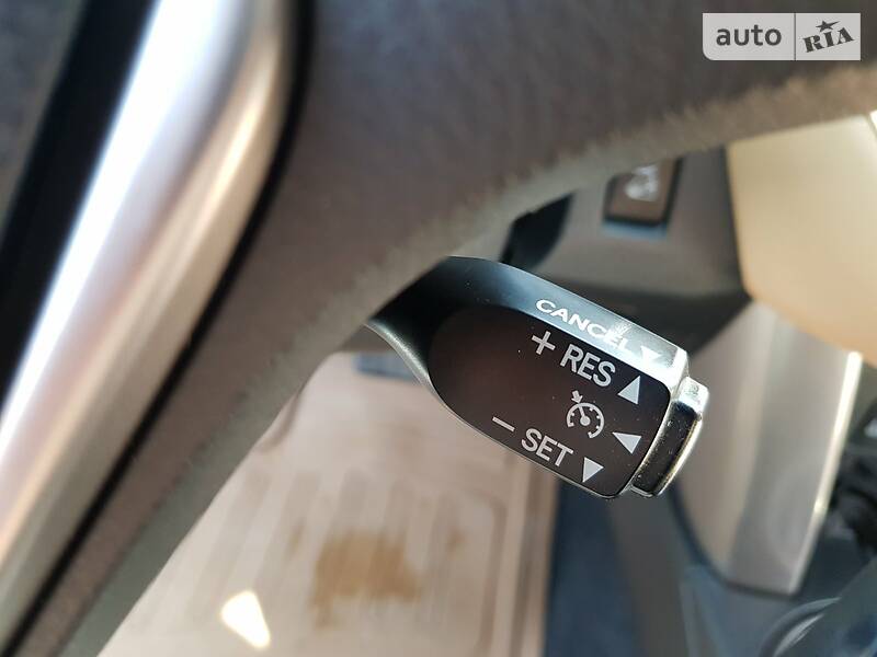 Позашляховик / Кросовер Toyota RAV4 2015 в Первомайську