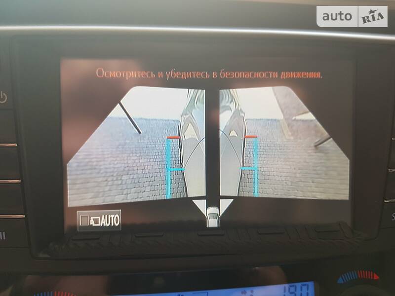 Позашляховик / Кросовер Toyota RAV4 2015 в Первомайську