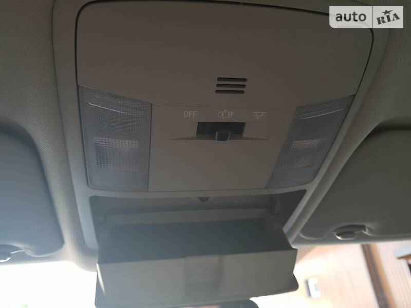 Позашляховик / Кросовер Toyota RAV4 2015 в Первомайську