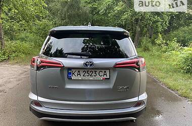 Позашляховик / Кросовер Toyota RAV4 2017 в Києві