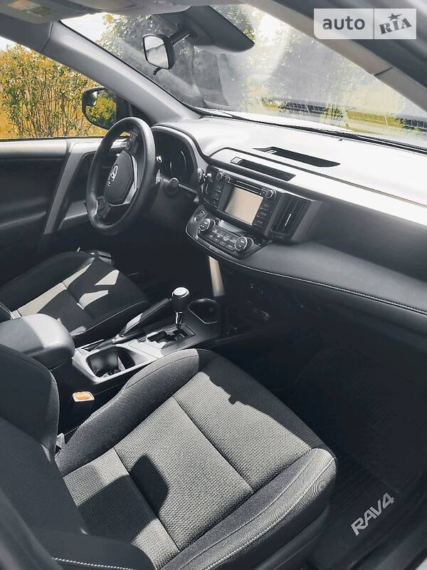 Внедорожник / Кроссовер Toyota RAV4 2018 в Киеве